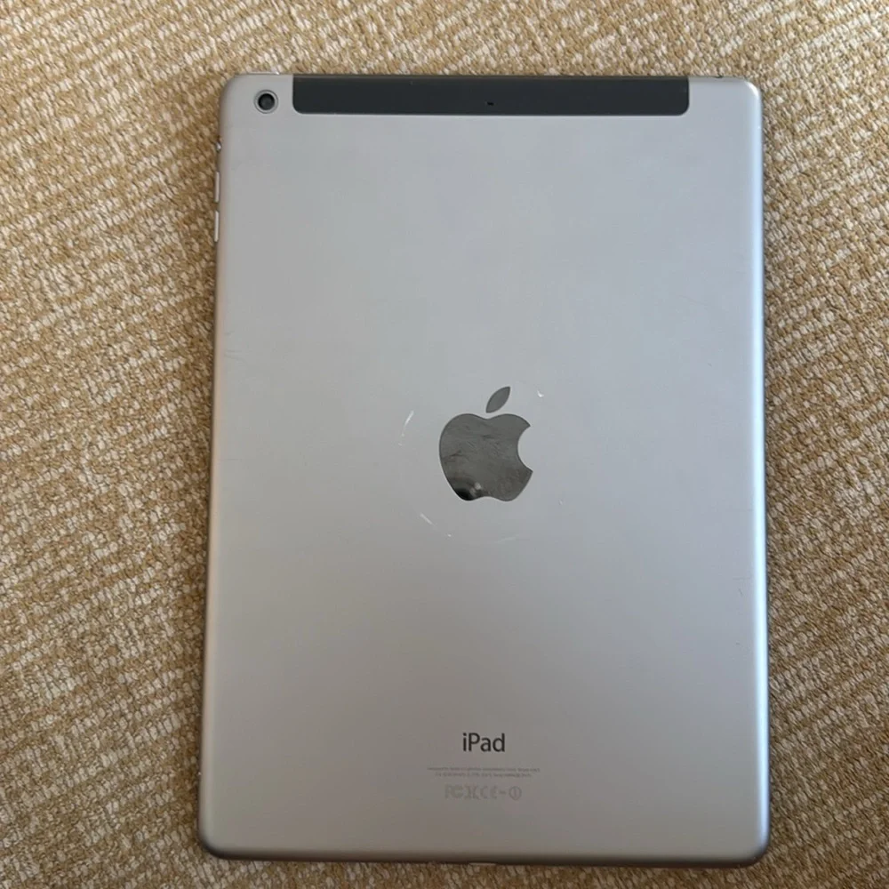 iPad Air 12.5.7 16GB